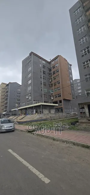 3bdrm Condo in አያት, Bole for sale