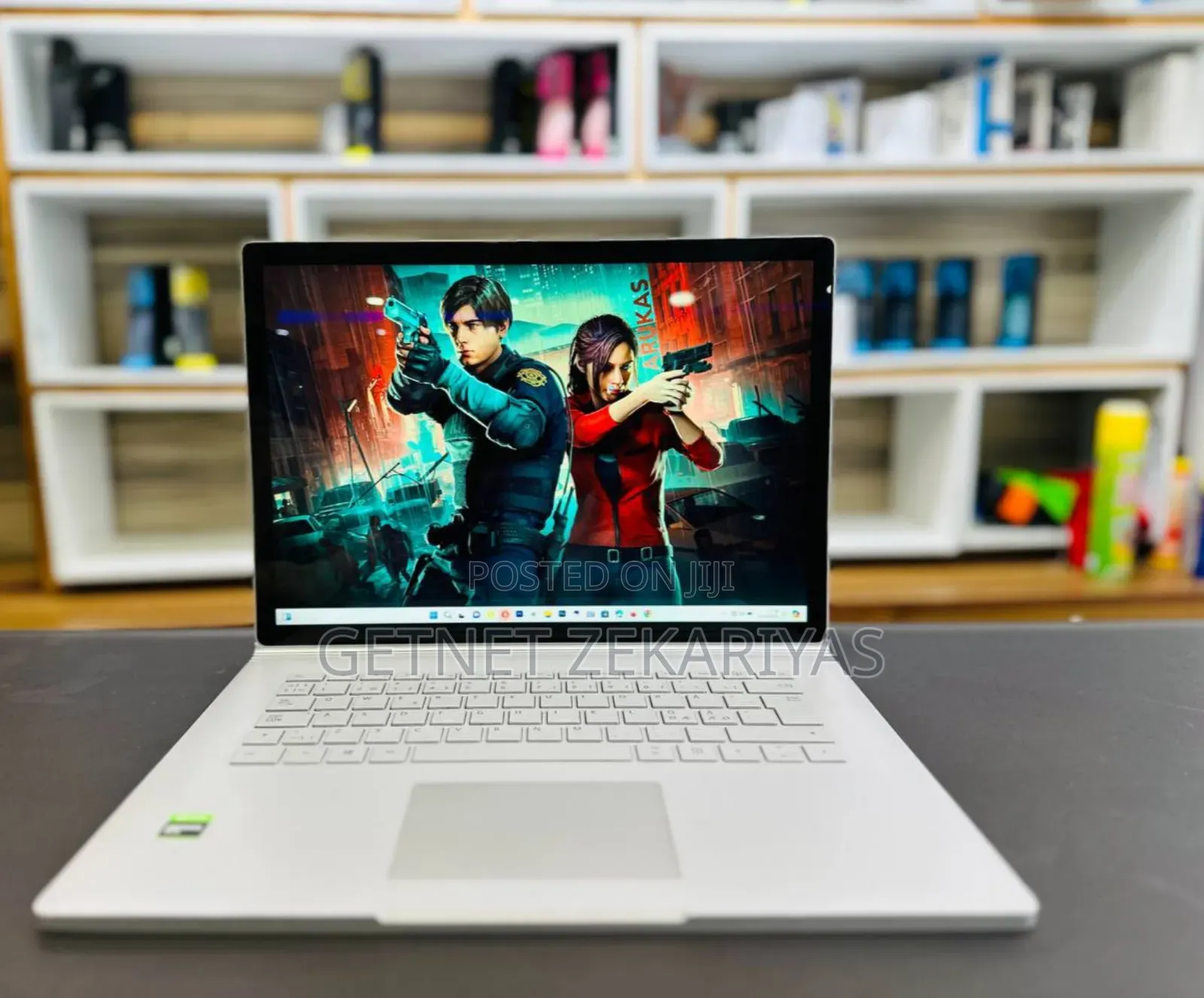 New Laptop Microsoft Surface Book 2 8GB Intel Core I7 SSD 256GB