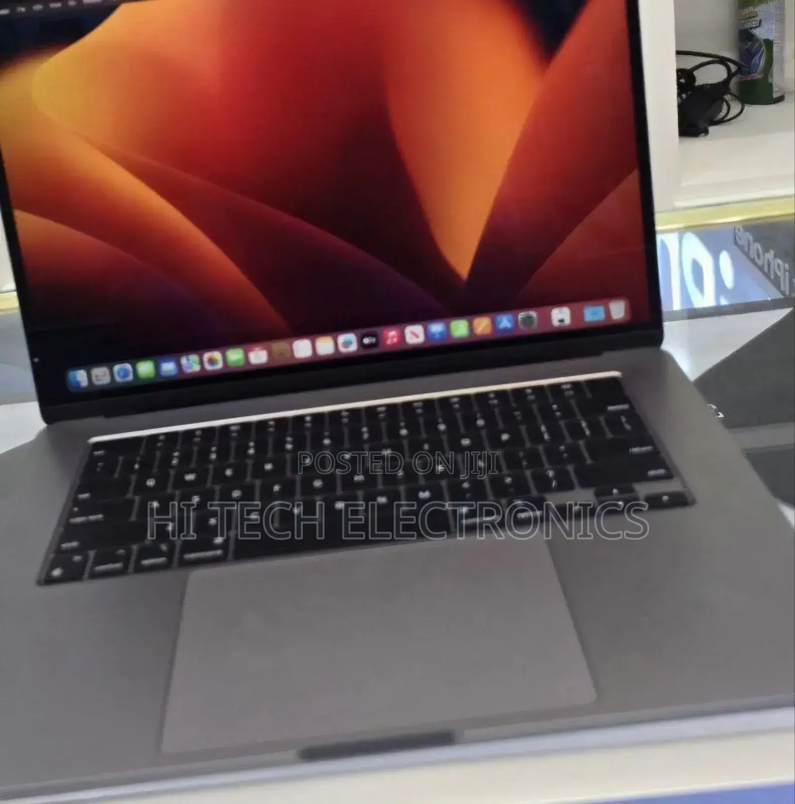 New Laptop Apple MacBook Air 2023 M2 8GB Apple M2 SSD 256GB