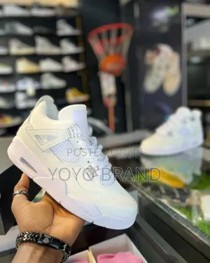 Jordan 4 Fashion Sneker