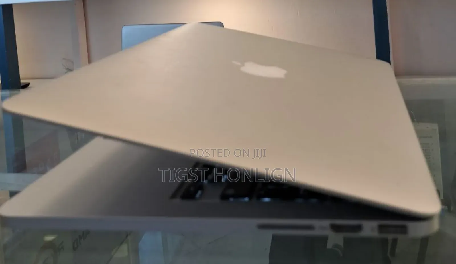 New Laptop Apple MacBook 2015 8GB Intel Core I5 SSD 256GB