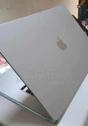 New Laptop Apple MacBook Air 2022 M2 16GB Apple M2 SSD 256GB