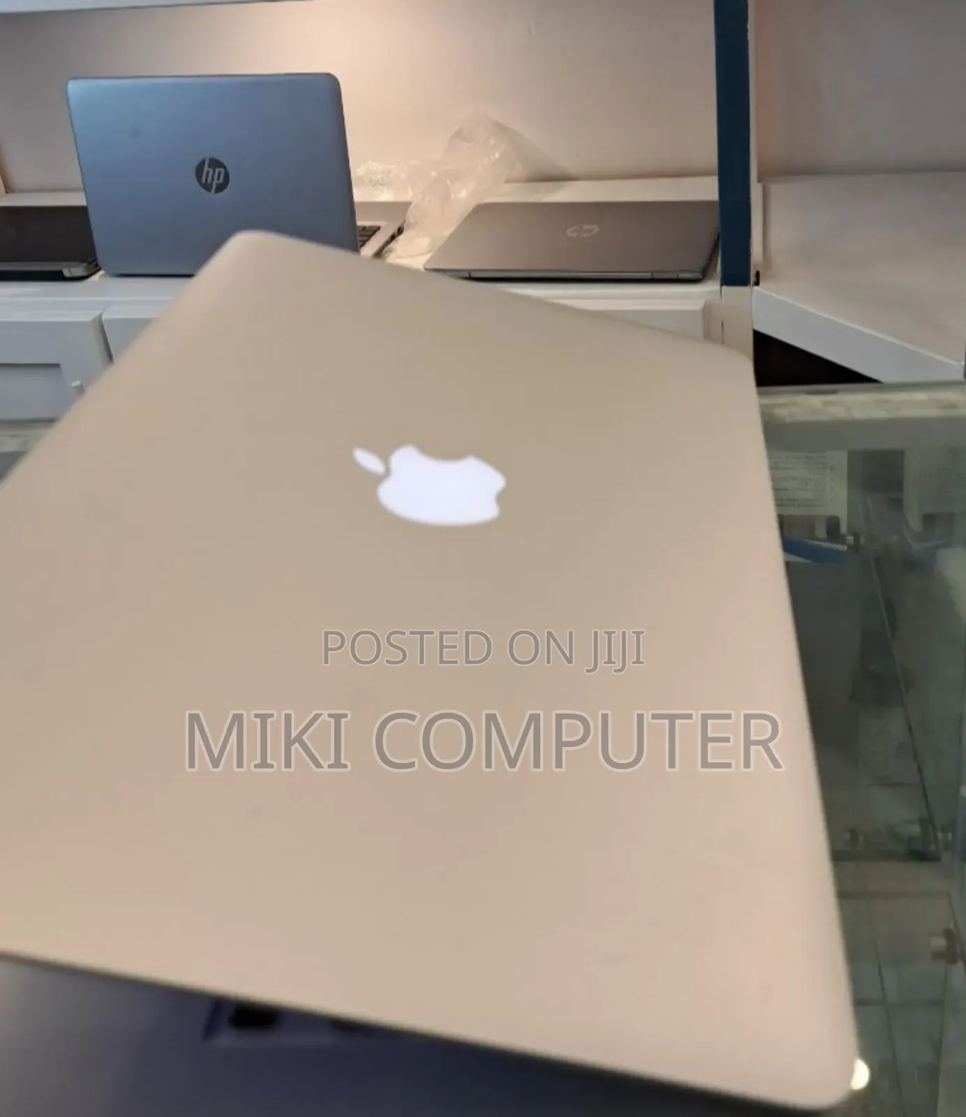 New Laptop Apple MacBook Pro 2015 8GB Intel SSD 256GB