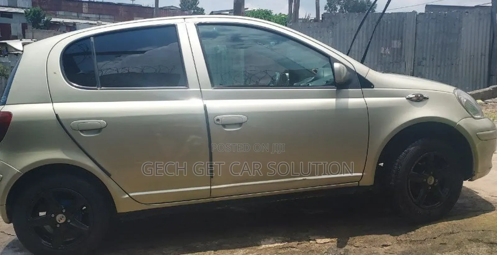 Toyota Vitz 2002 Gold