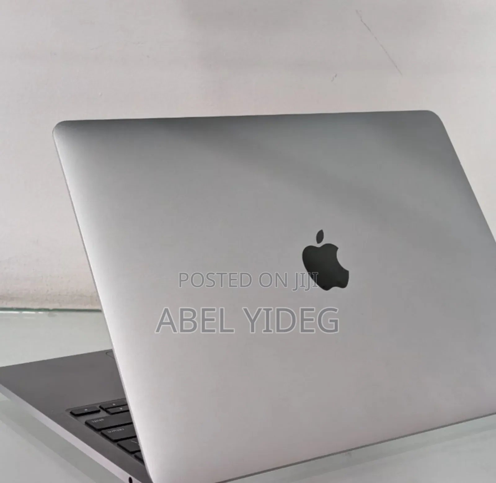 New Laptop Apple MacBook Pro 2020 M1 8GB Apple M1 SSD 512GB