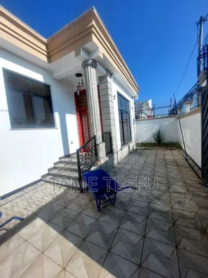 Furnished 3bdrm Villa in Summmit, Bole for sale