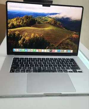 New Laptop Apple MacBook Air 2022 M2 8GB Apple M2 SSD 256GB