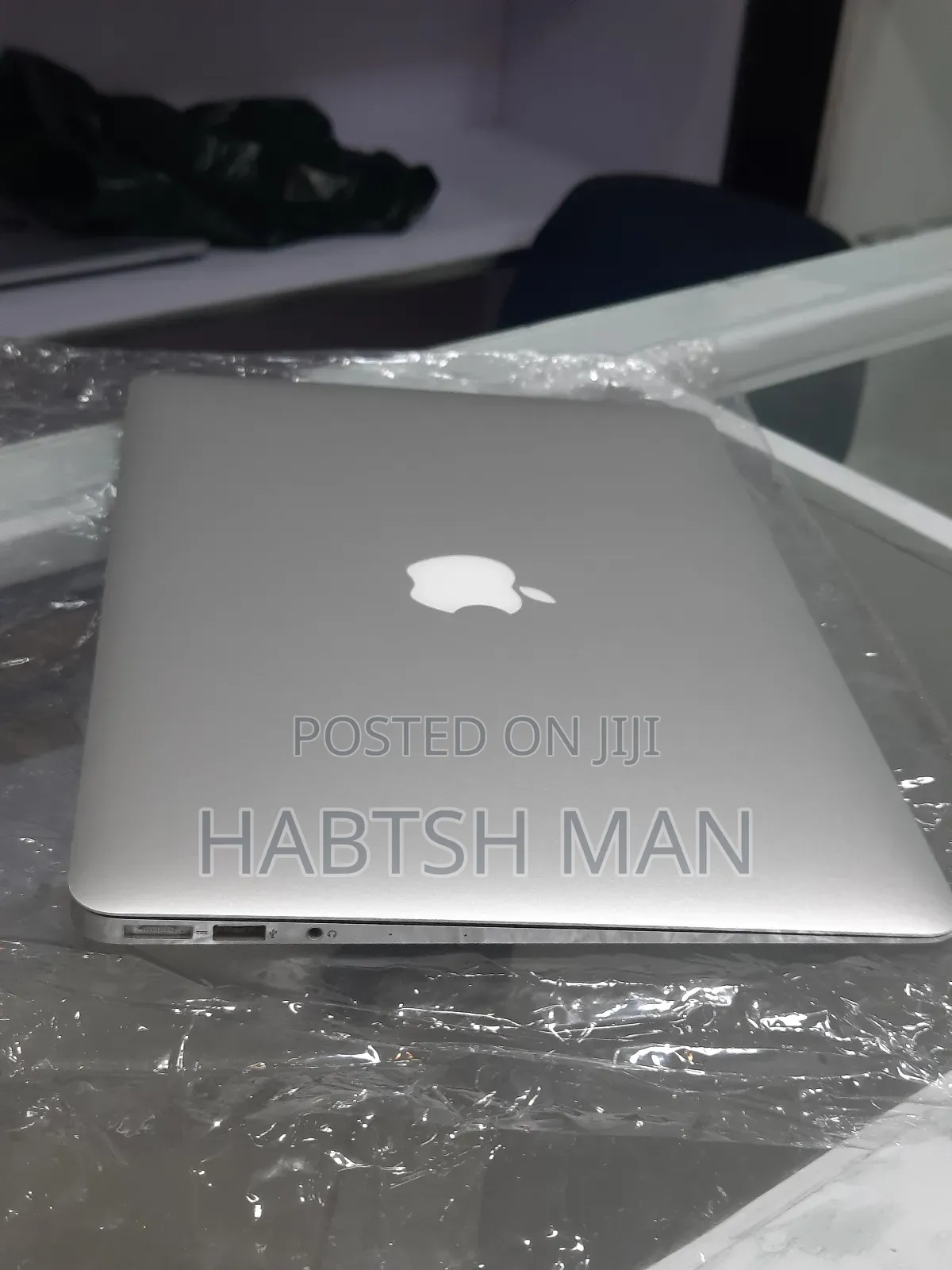 New Laptop Apple MacBook 2015 8GB Intel Core I5 SSD 256GB