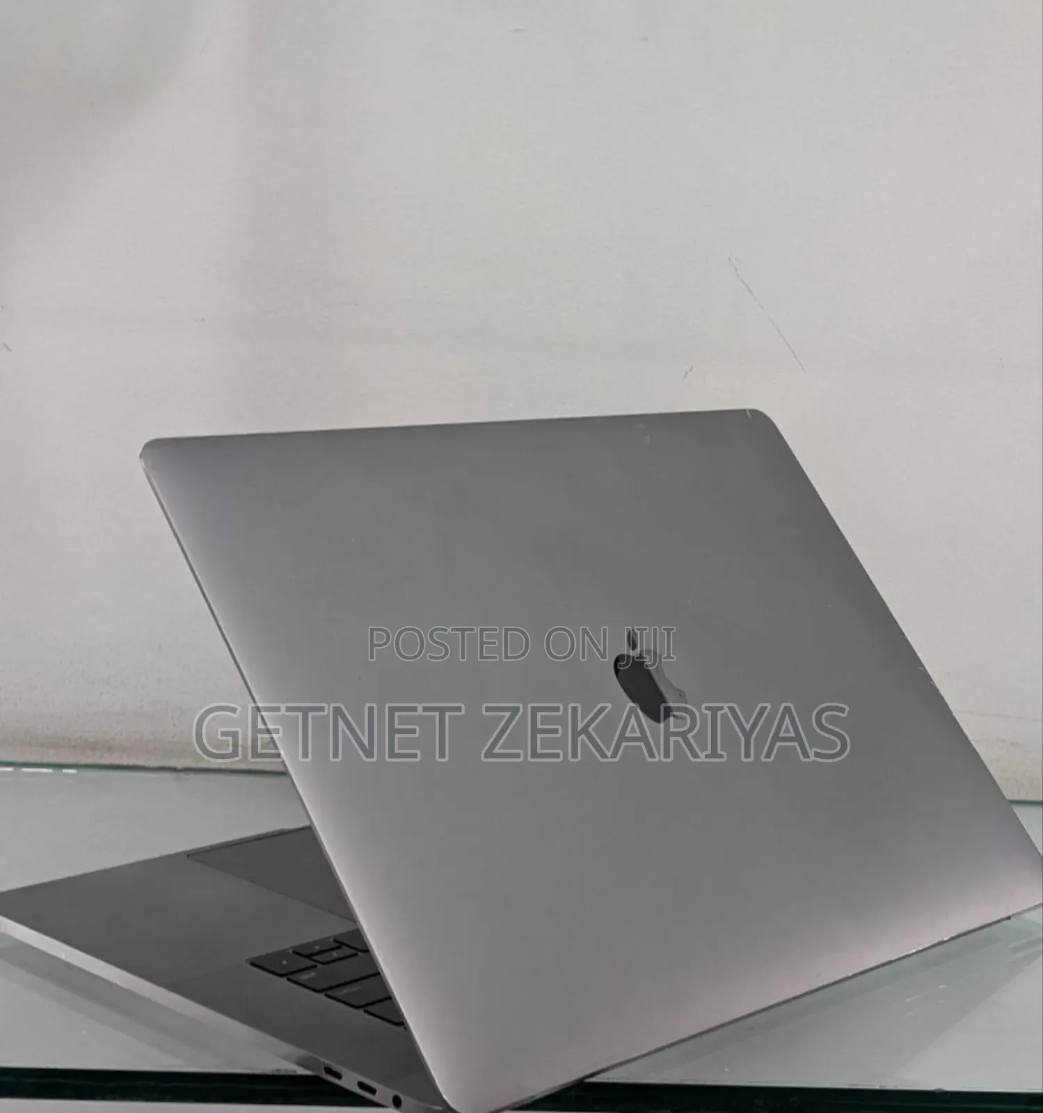 New Laptop Apple MacBook Pro 2018 32GB Intel Core I9 SSD 512GB