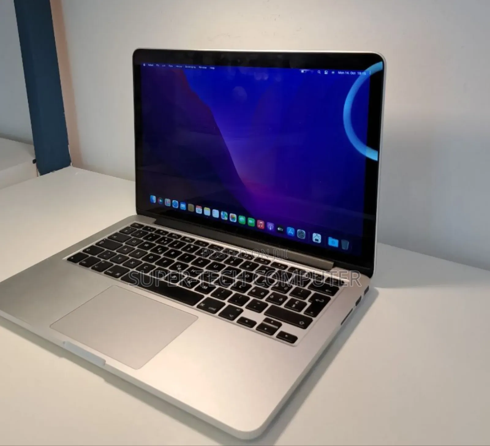 New Laptop Apple MacBook Pro 2015 8GB Intel Core I5 SSD 256GB