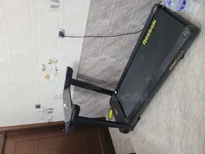 ዘመናዊ የመሮጫ ማሽን Reebok Floatride