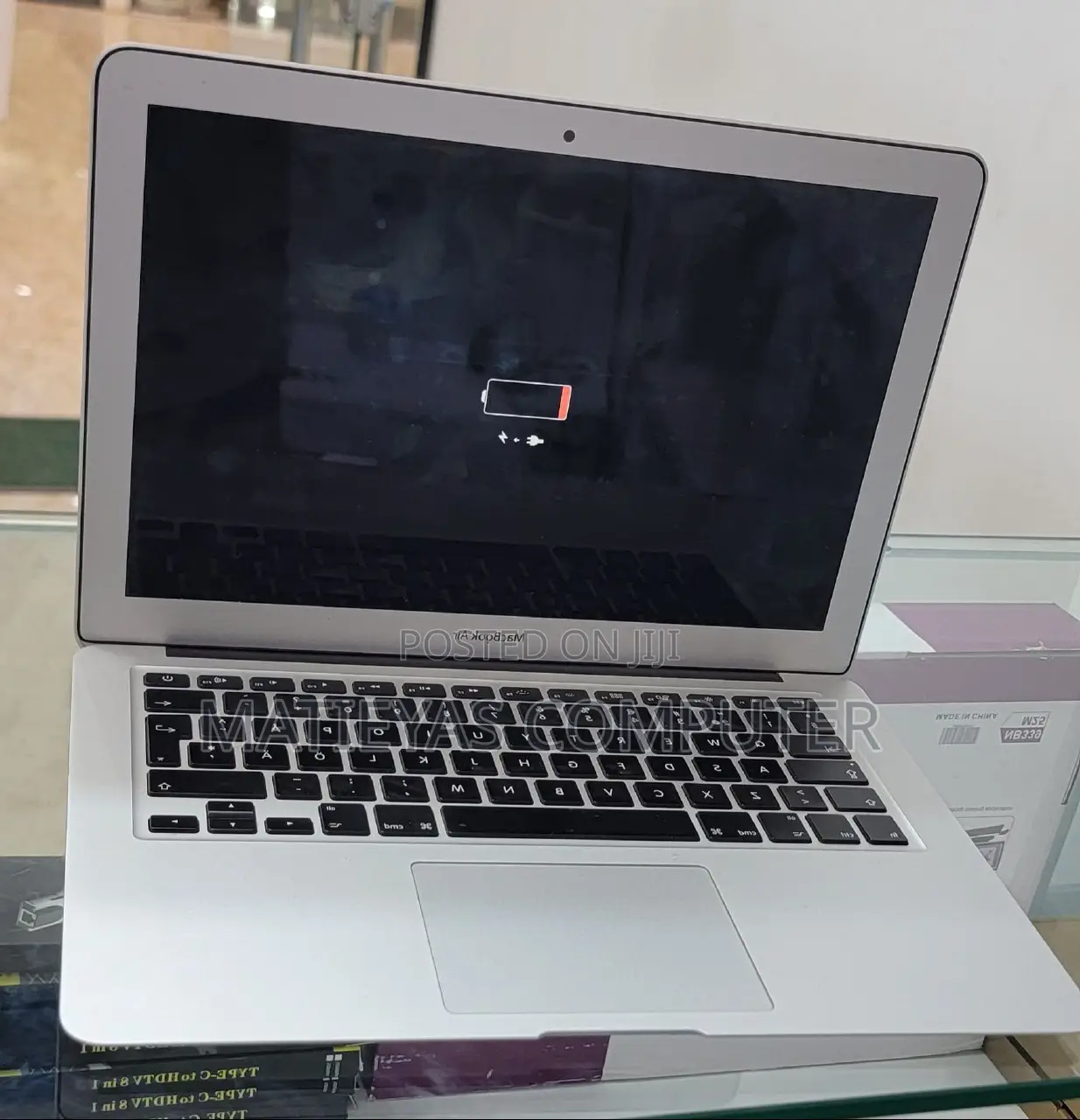 New Laptop Apple MacBook 2015 8GB Intel Core I5 SSD 128GB