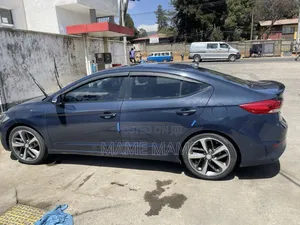 Hyundai Avante 2017 Blue