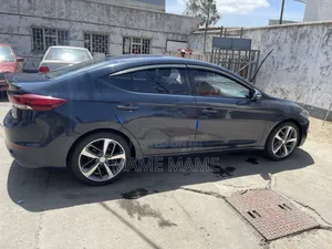 Hyundai Avante 2017 Blue