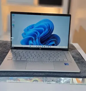 New Laptop HP Pavilion X360 8GB Intel Core I5 SSD 512GB