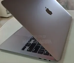 New Laptop Apple MacBook Pro 16GB Intel Core I5 SSD 512GB