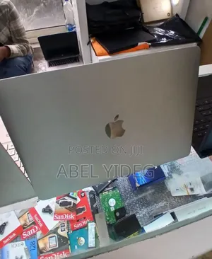 New Laptop Apple MacBook Air 2022 M2 8GB Apple M2 SSD 256GB