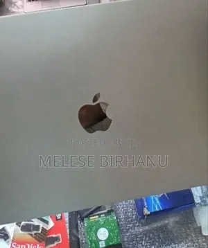 New Laptop Apple MacBook Air 2022 M2 8GB Apple M2 SSD 512GB