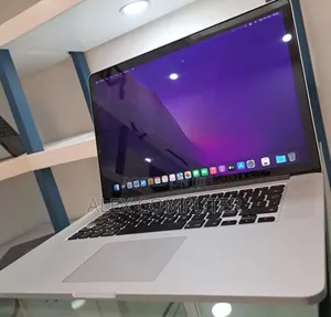 New Laptop Apple MacBook Pro 2015 16GB Intel Core I7 SSD 256GB