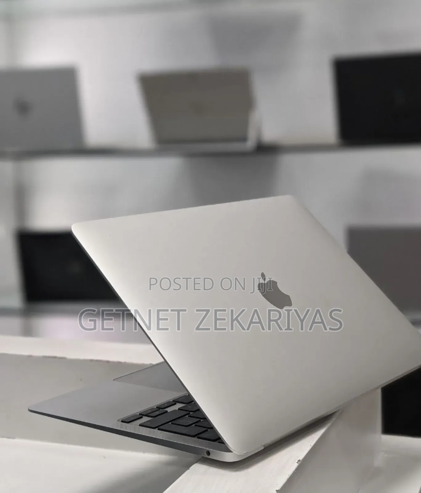 New Laptop Apple MacBook Air 16GB Apple M1 SSD 512GB
