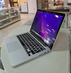 New Laptop Apple MacBook Pro 2015 8GB Intel Core I5 SSD 256GB