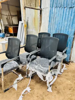 የቢሮ/Office Gust Chair U Leg Imported Withe High Quality