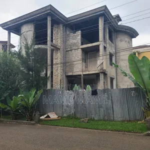 8bdrm House in Addis Abeba, Bole for sale