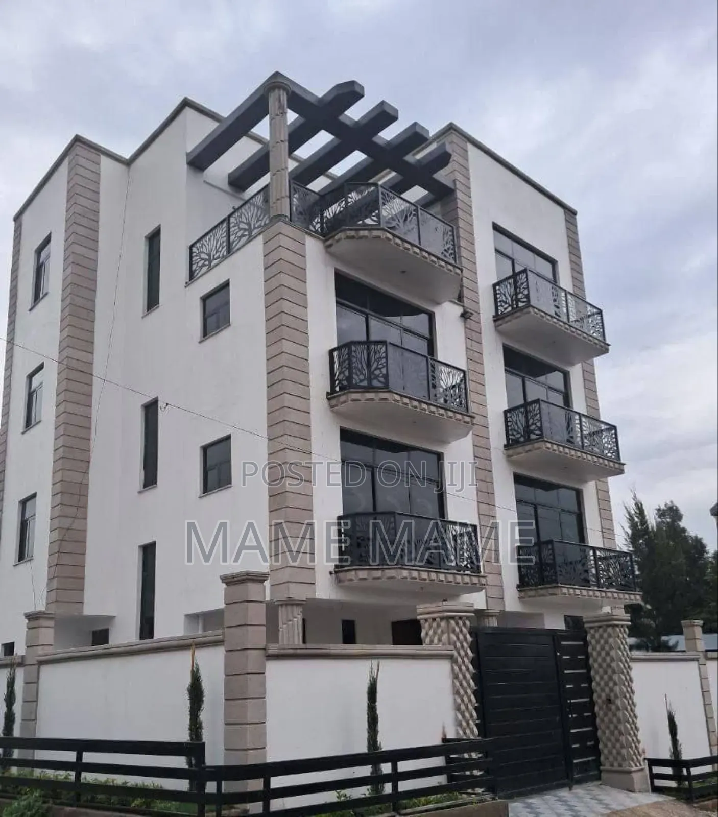 8bdrm House in Addis Abeba, Bole for sale