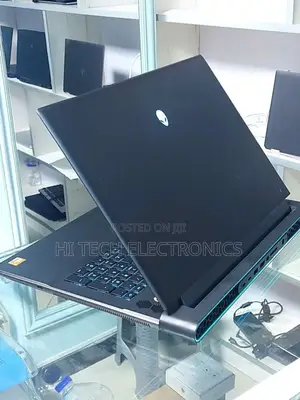 New Laptop Dell Alienware M18 R2 24GB AMD Ryzen 9 SSD 1T
