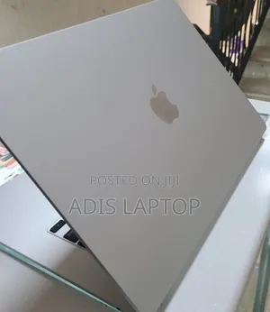 New Laptop Apple MacBook Air 2022 M2 8GB Apple M2 SSD 256GB