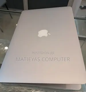 New Laptop Apple MacBook 2017 8GB Intel Core I5 SSD 256GB