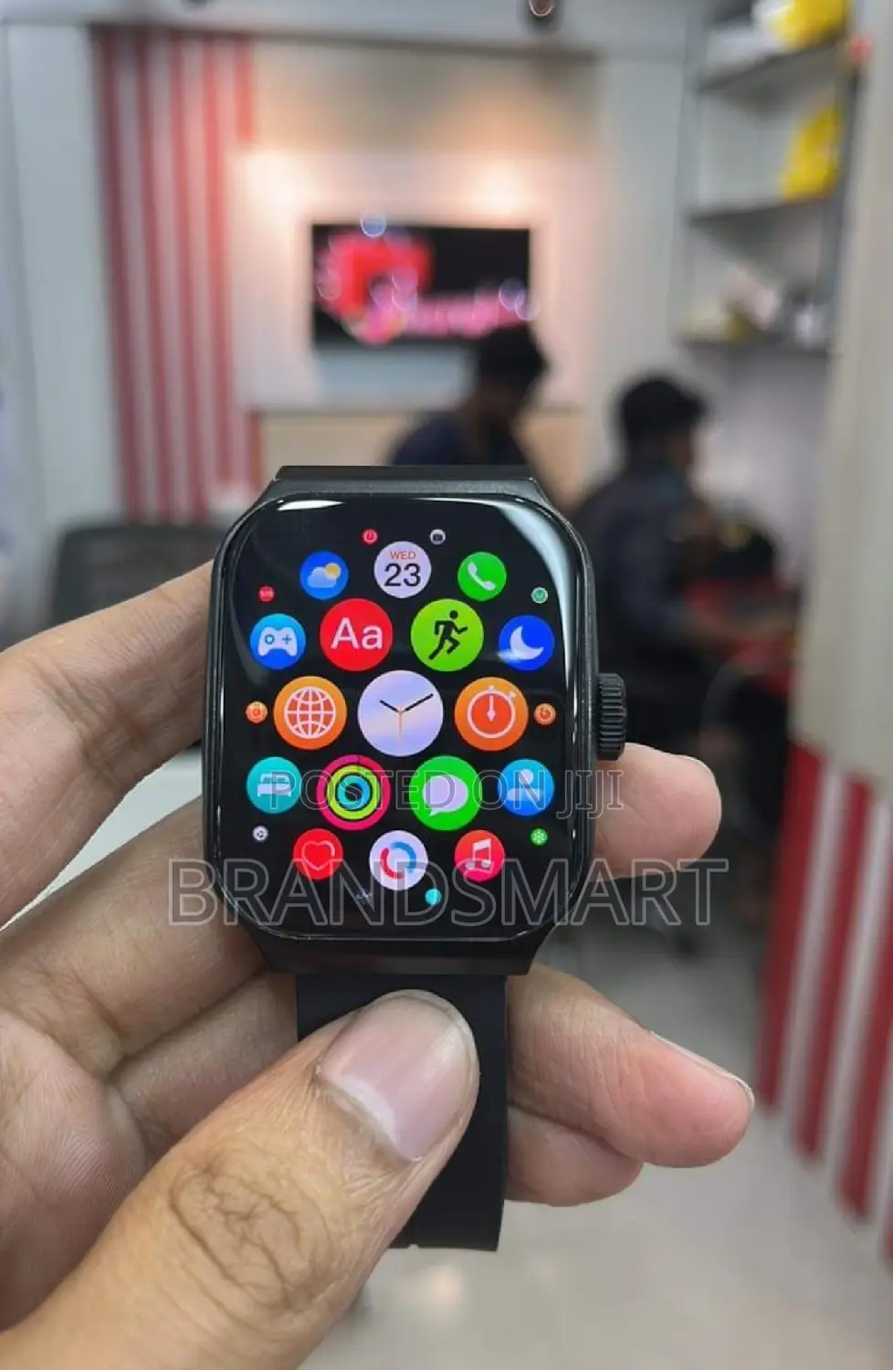 3D የሆነ Super Amoled የስክሪን ጥራት ያለው 1.96 Inch Smart Watch