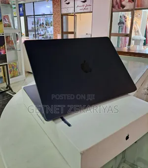New Laptop Apple MacBook Air 2023 M2 8GB Apple M2 SSD 512GB