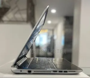 New Laptop HP Pavilion 15 8GB AMD A10 HDD 1T