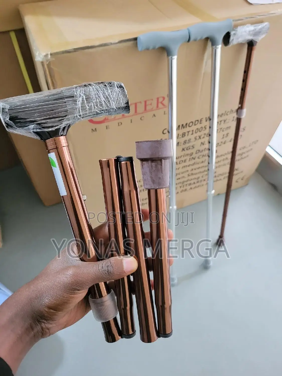 Walking Stick፬=Non-Slip Rubber Base: Base Is Made of Strong