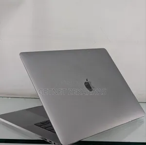 New Laptop Apple MacBook Pro 2018 32GB Intel Core I9 SSD 512GB