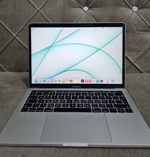 New Laptop Apple MacBook Pro 2017 16GB Intel Core I7 SSD 512GB