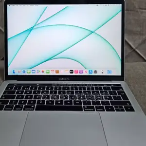 New Laptop Apple MacBook Pro 2017 16GB Intel Core i7 SSD 512GB
