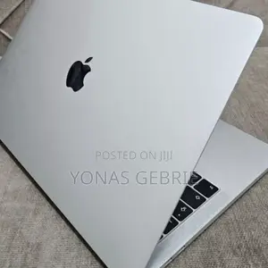New Laptop Apple MacBook Pro 2017 16GB Intel Core i7 SSD 512GB