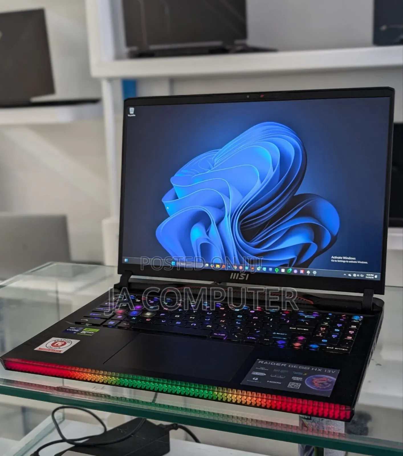 New Laptop MSI Raider GE76 12UGS 32GB Intel Core I9 SSD 1T