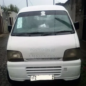 Suzuki Every Wagon 2002 White