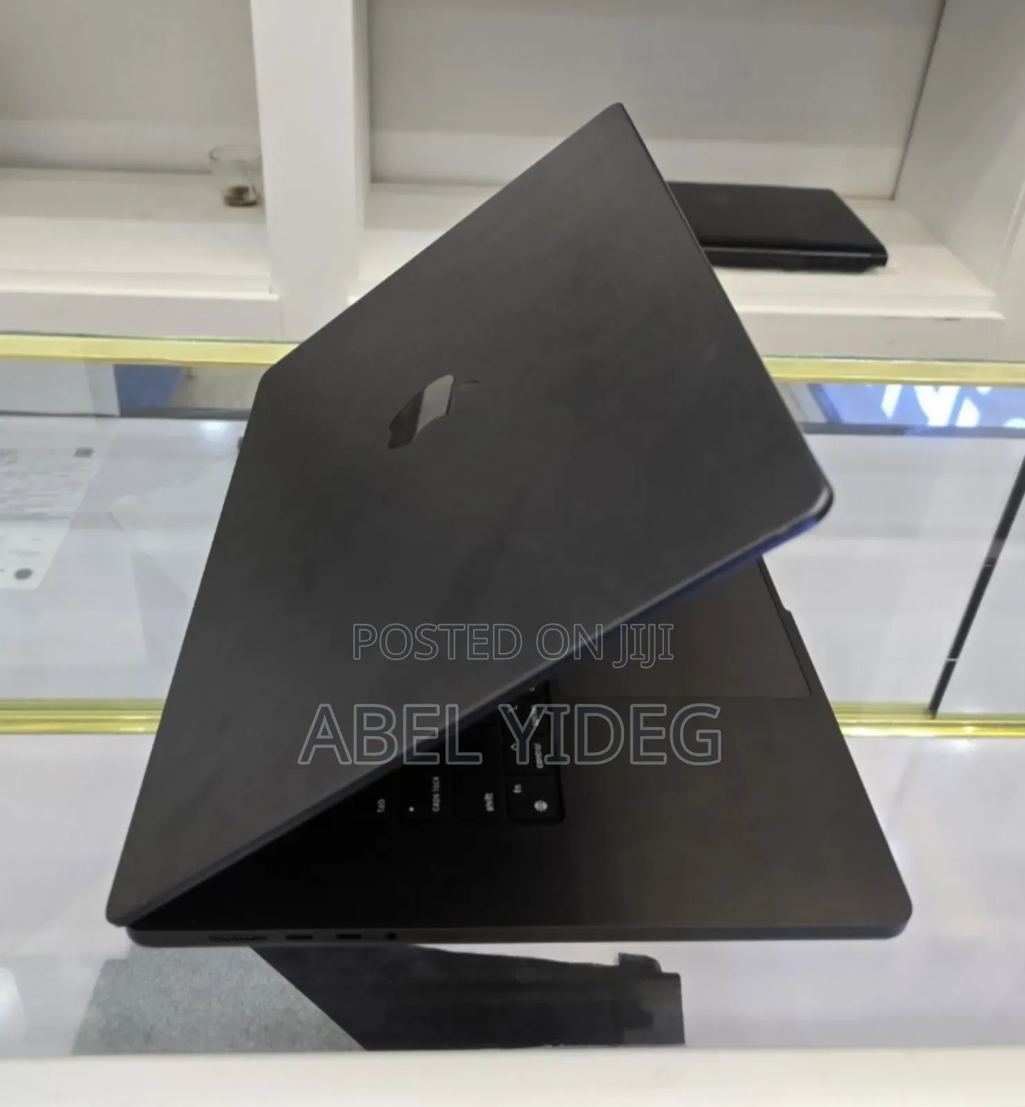 New Apple MacBook Pro 2023 M3 Pro 16-Inch 18GB Apple M3 SSD 512GB
