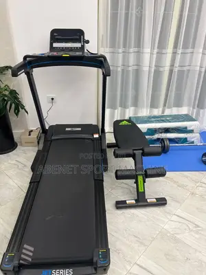 ዘመናዊ የሆነ ጤንነቶን እና አቋሞን የሚጠብቁበት Reebok Jet300 የመሮጫ ማሽን