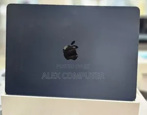 New Laptop Apple MacBook Air 2022 M2 8GB Apple M2 SSD 256GB
