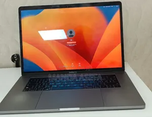 New Laptop Apple MacBook Pro 2017 16GB Intel Core I7 SSD 512GB