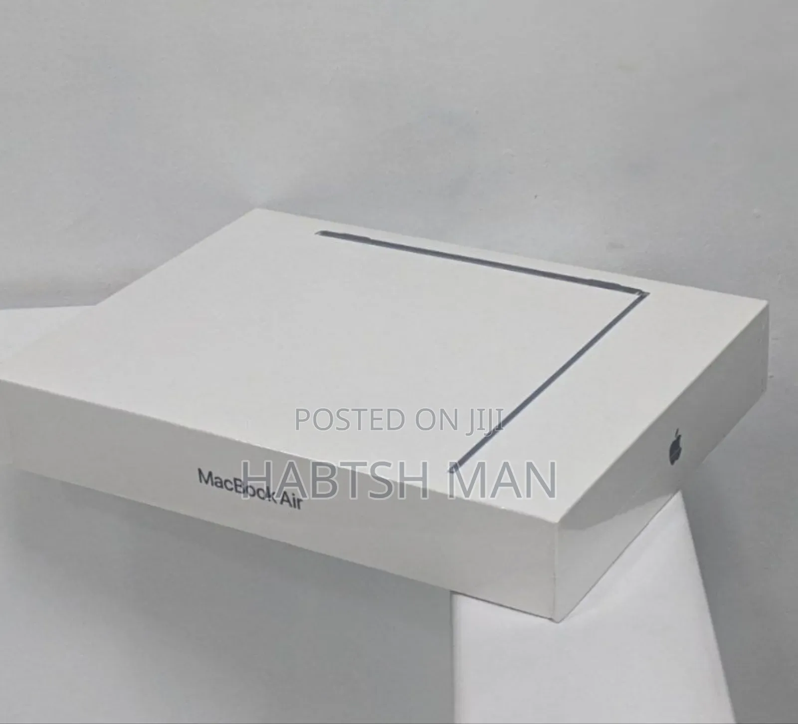 New Laptop Apple MacBook Air 2022 M2 8GB Apple M2 SSD 256GB
