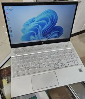 New Laptop HP Pavilion 10 16GB Intel Core I5 SSD 256GB