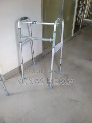 Walker/Maximum Safety and Comfort■Walker/Balance the Body.