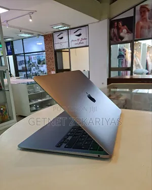 New Laptop Apple MacBook Air 2020 8GB Intel Core I5 SSD 256GB