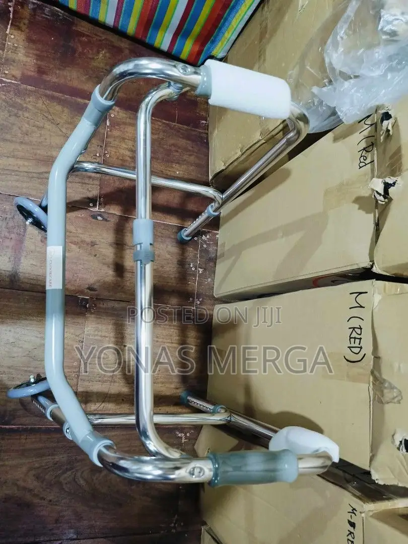Walker Crutch for Adult Elderly (Quad/4 Legs)Usage
Personal